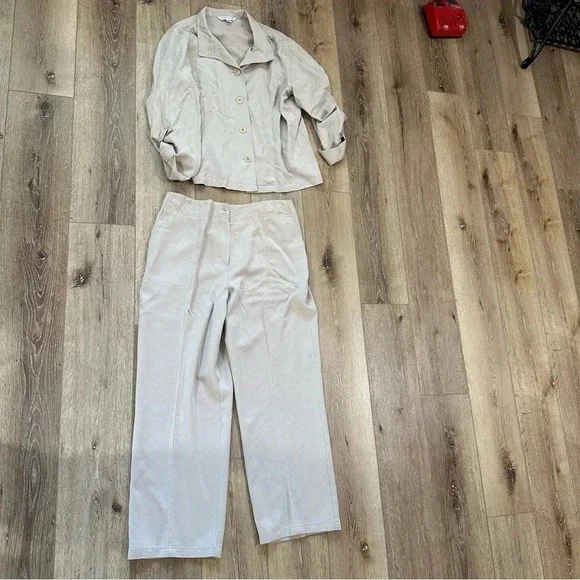 Pendleton Women’s Tan Button Down Jacket & Pant Set Size XL (Top)/16 (Pants) GUC - Picture 15 of 15